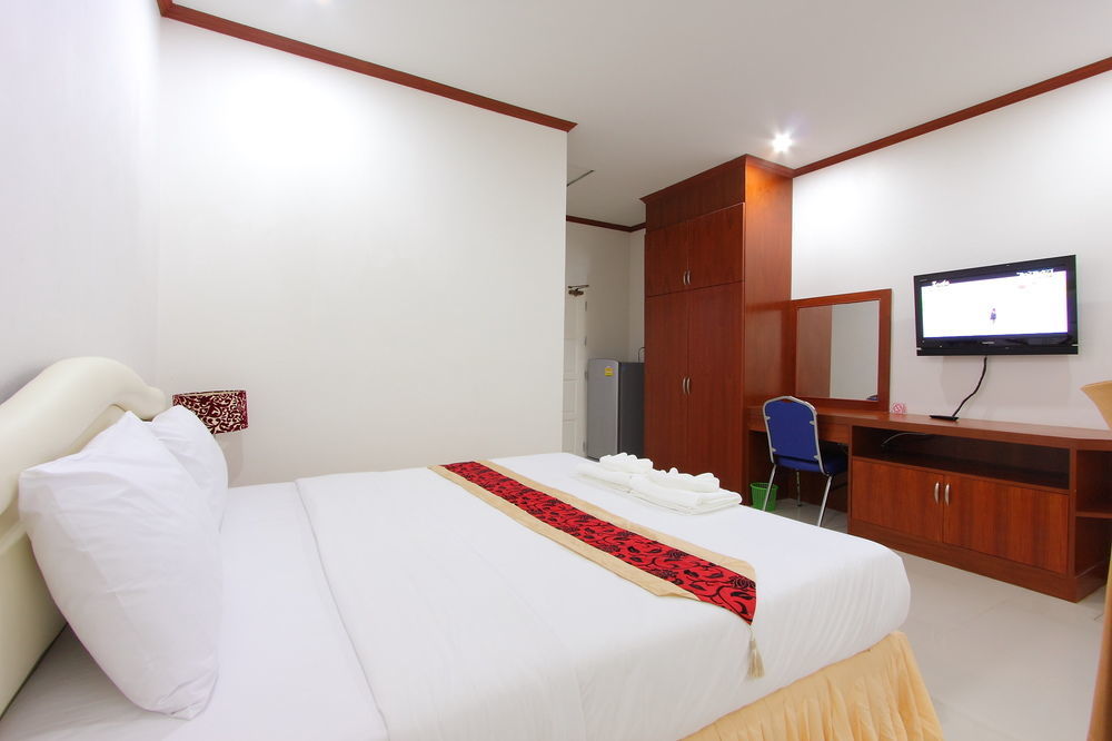 Phusita House 2 Hotell Patong Eksteriør bilde